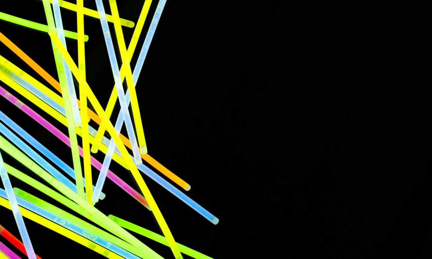 Leuchtend bunte Knicklichter 